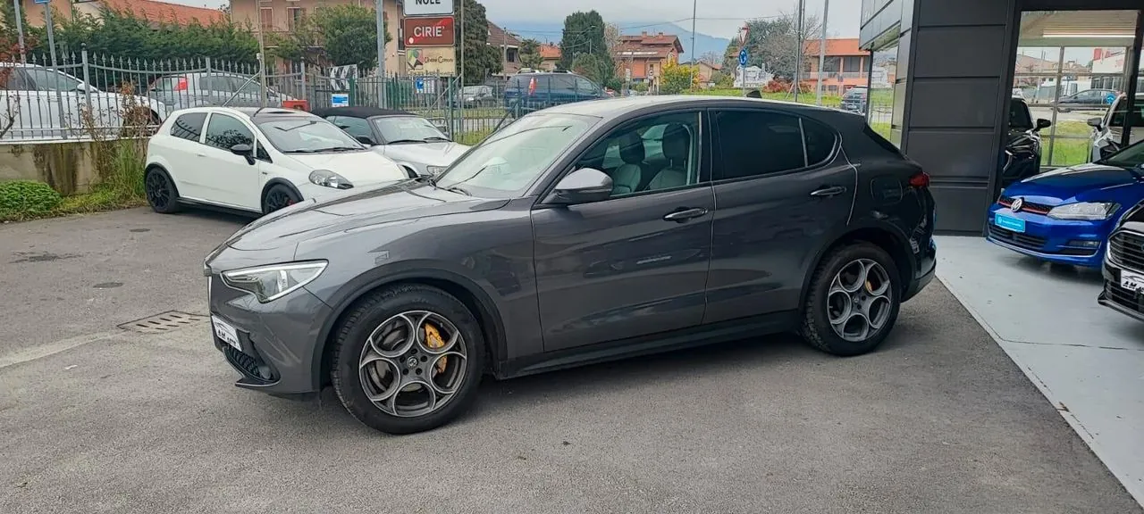Alfa Romeo Stelvio 2017 photo 4