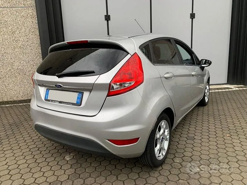 Ford Fiesta 2012 photo 4