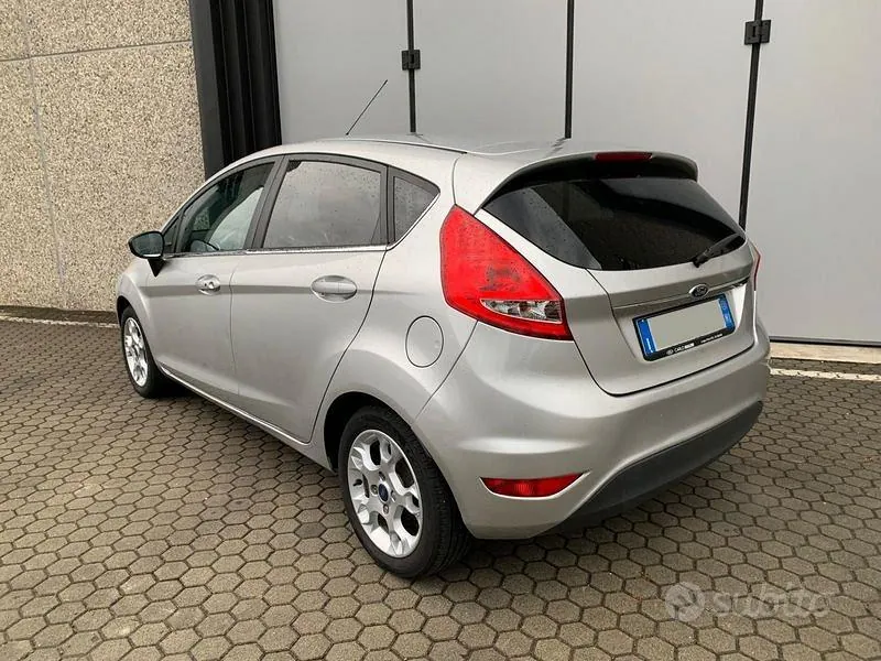 Ford Fiesta 2012 photo 5