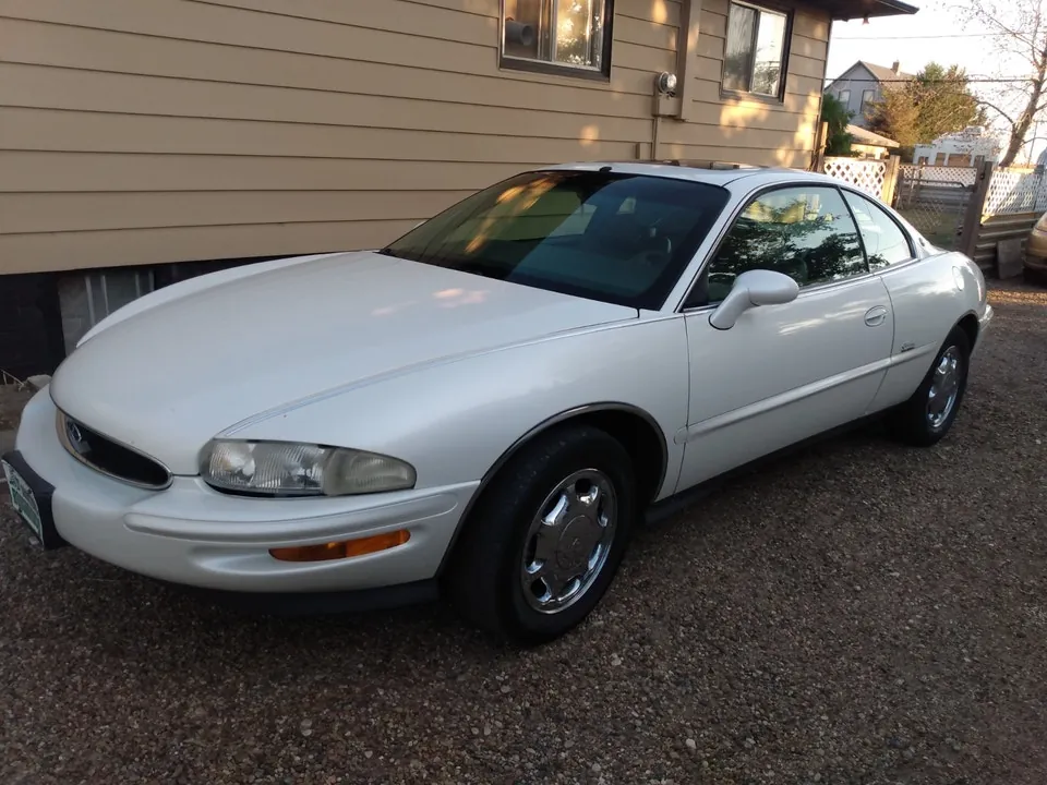 Buick Riviera 1996 photo 2