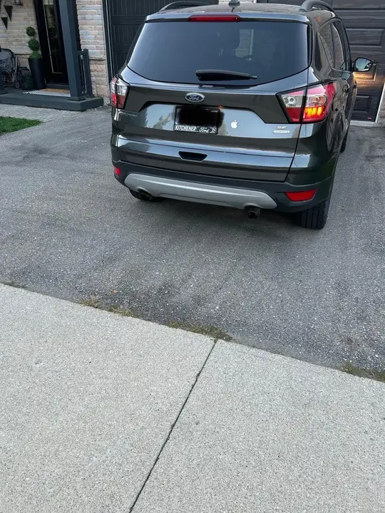 Ford Escape 2018 photo 2
