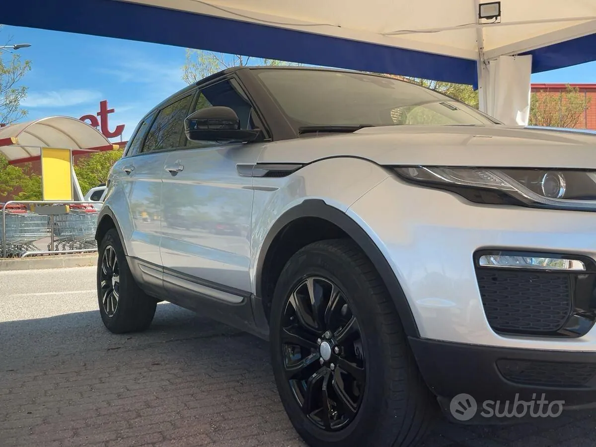 Land Rover Range Rover Evoque 2018 photo 4