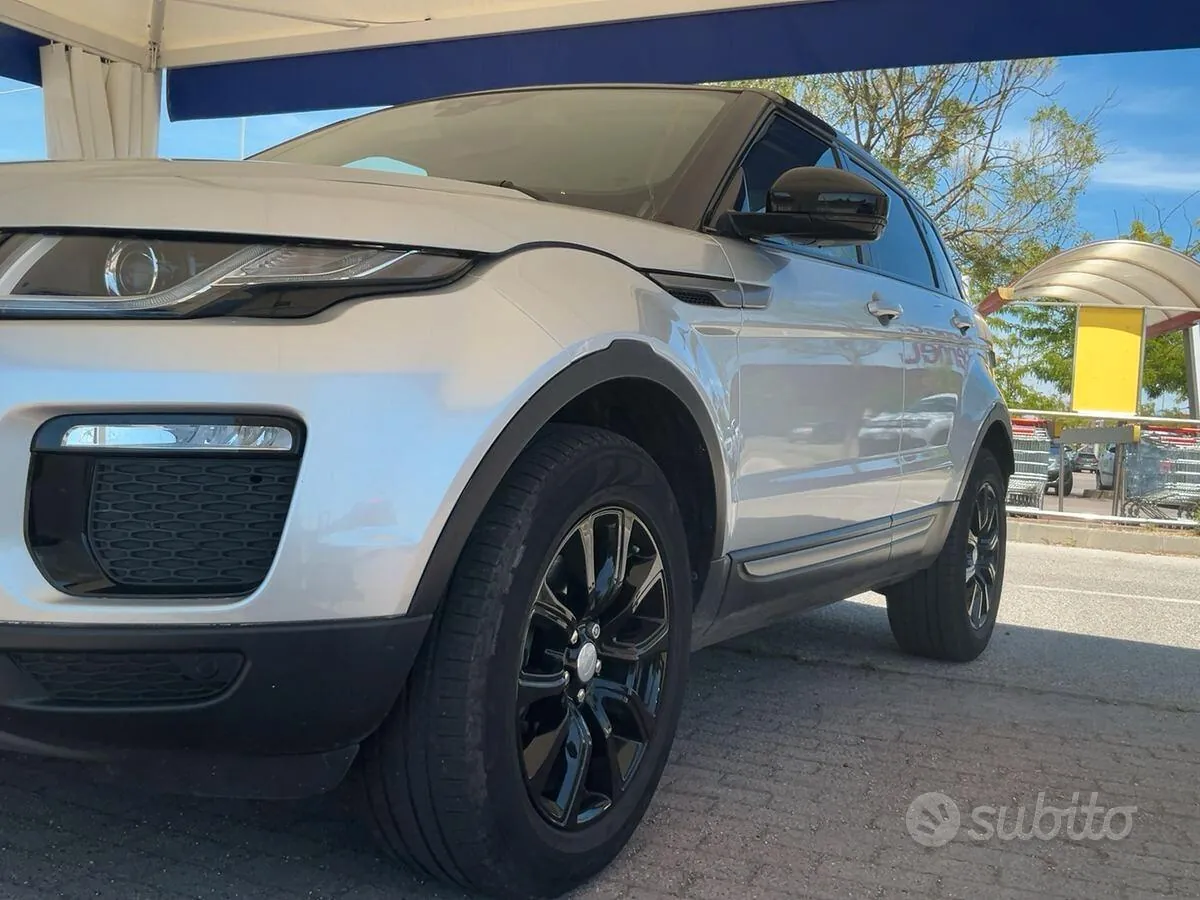 Land Rover Range Rover Evoque 2018 photo 2