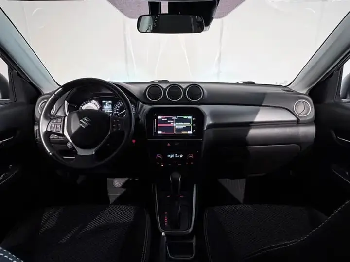 Suzuki Vitara 2021 photo 2