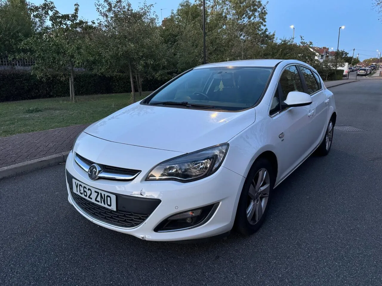 Vauxhall Astra 2012 photo 5