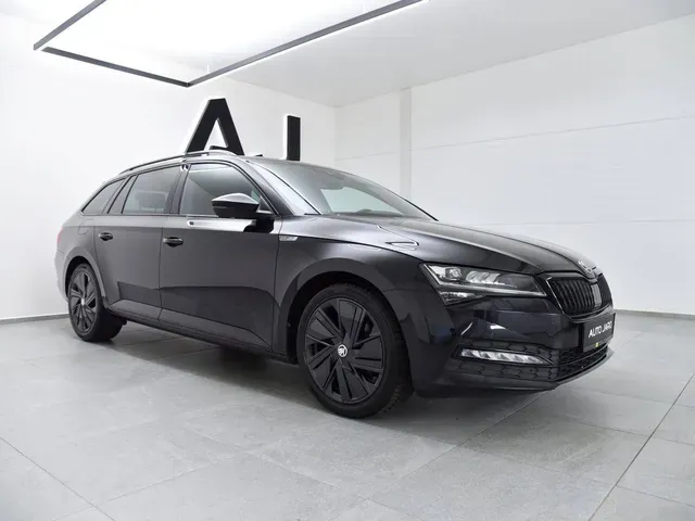 Skoda Superb Combi 2022 photo 4