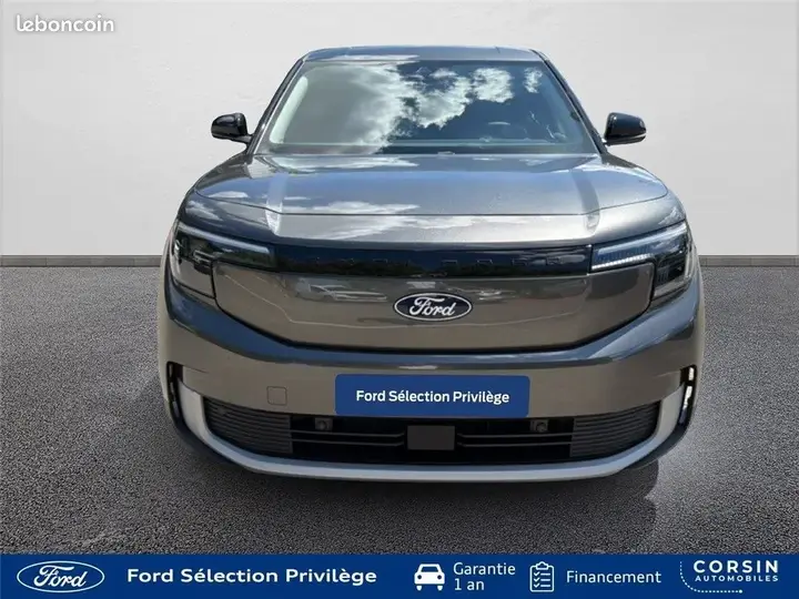 Ford Explorer 2026 photo 2