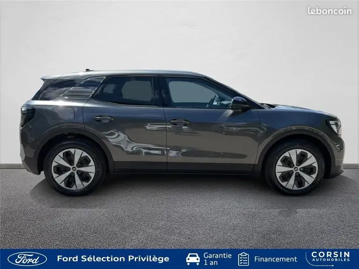 Ford Explorer 2026 photo 4