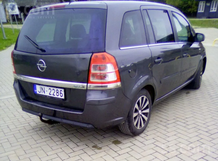 Opel Zafira 2011 photo 3