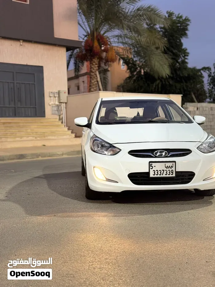 Hyundai Accent 2012 photo 2
