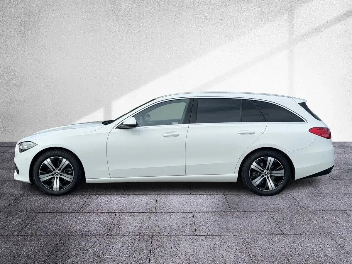 Mercedes-Benz C-Class 2025 photo 3