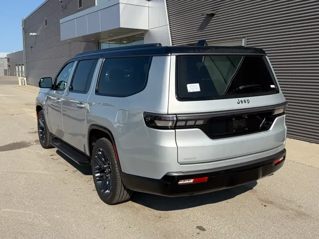 Jeep Grand Wagoneer 2026 photo 4