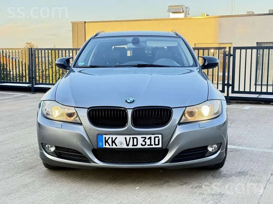 BMW 320D 2010 photo 2