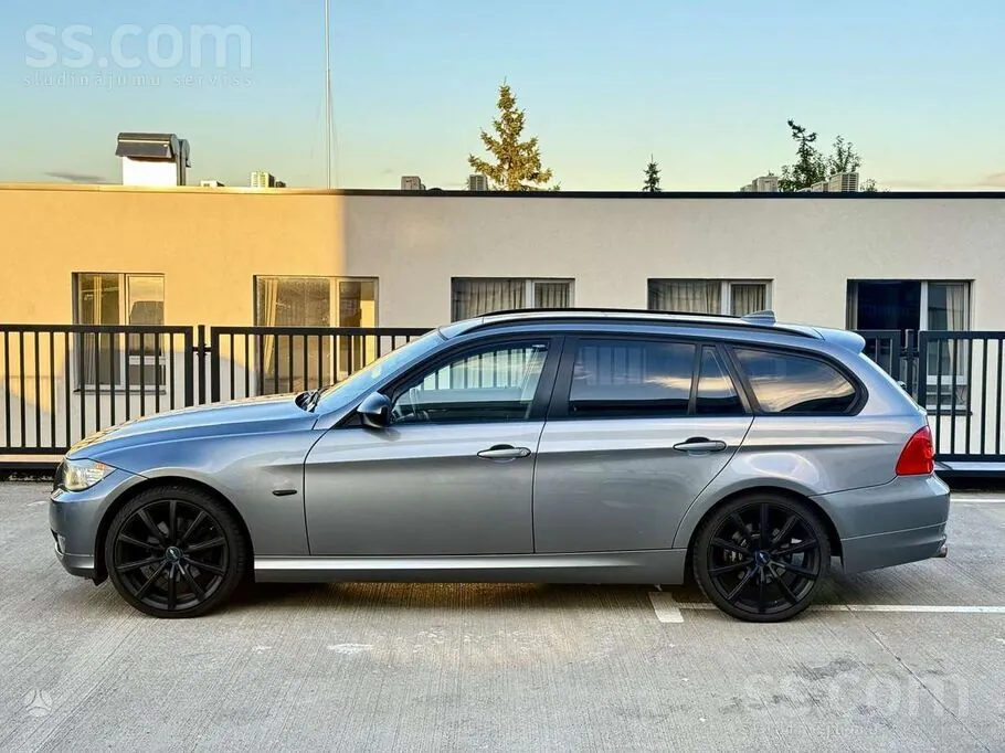 BMW 320D 2010 photo 4