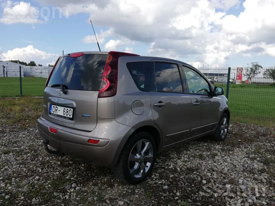Nissan Note 2011 photo 2