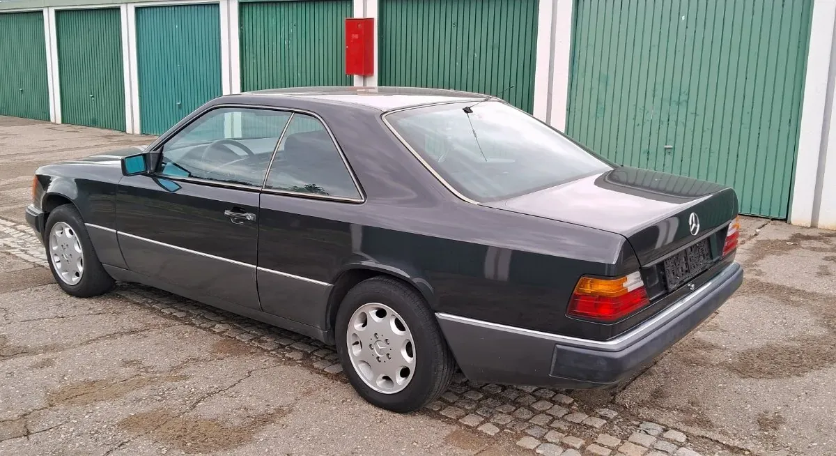 Mercedes-Benz C-Class 1990 photo 3