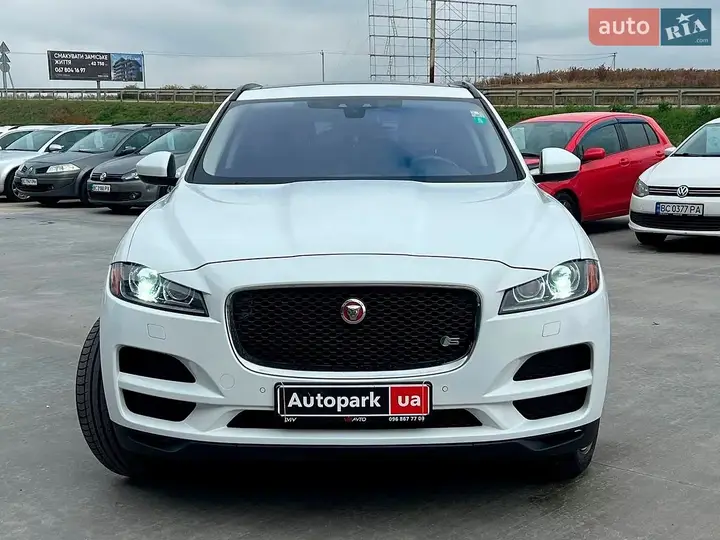 Jaguar F-Pace 2017 photo 2