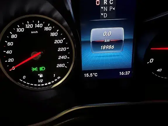 Mercedes-Benz V 300 D 2023 photo 5