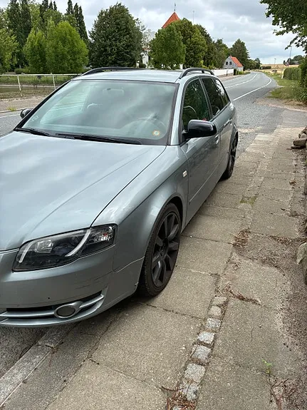 Audi A4 2005 photo 2
