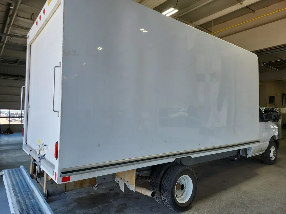 Ford E-450 2024 photo 3