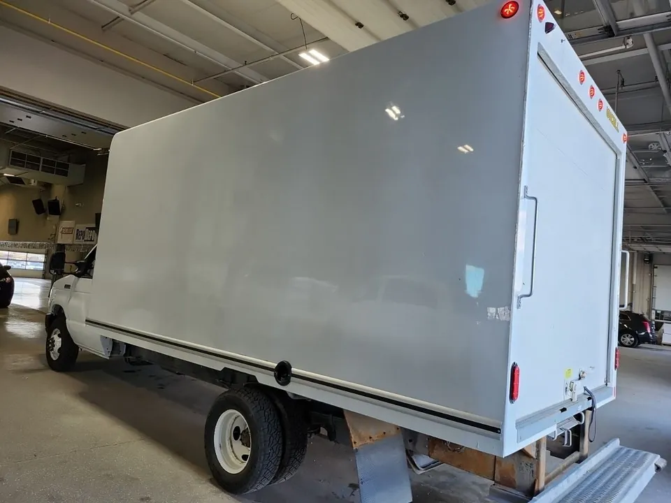 Ford E-450 2024 photo 4