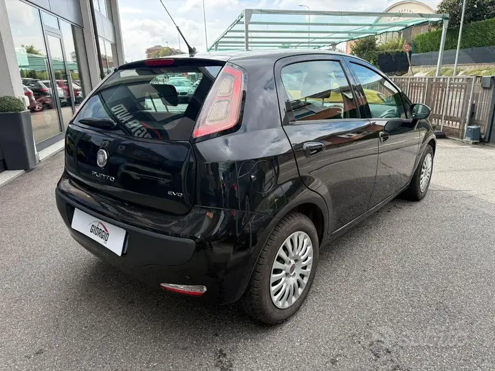 Fiat Punto Evo 2011 photo 3
