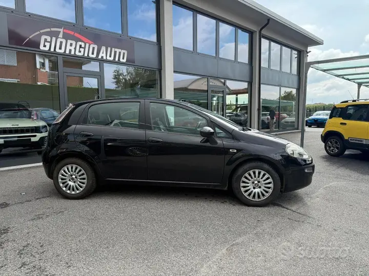 Fiat Punto Evo 2011 photo 2