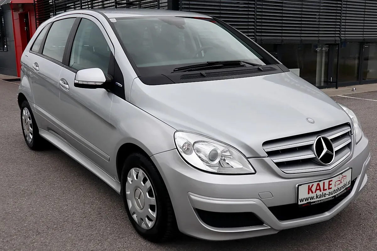 Mercedes-Benz B-Class 2010 photo 2