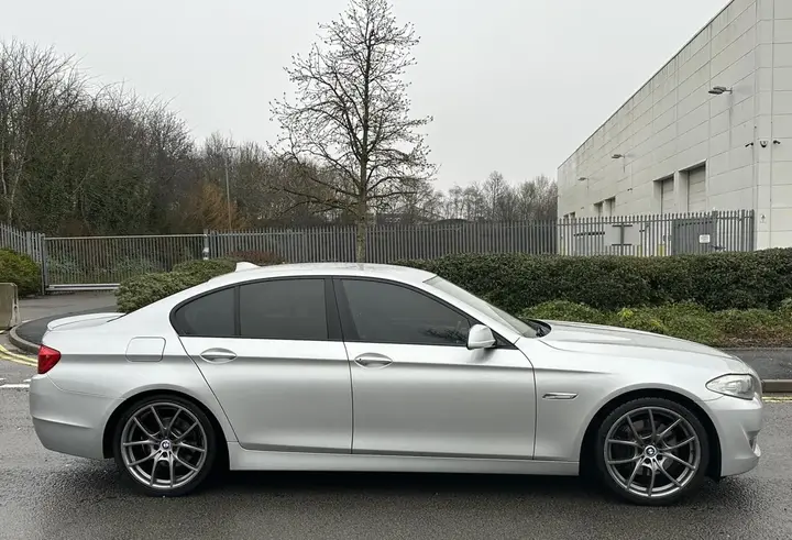 BMW 5 Series 2010 photo 4