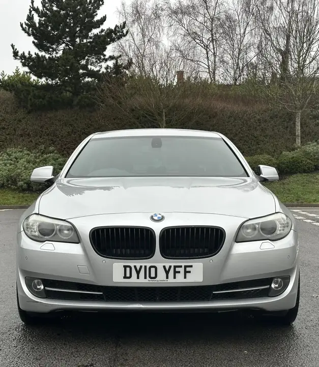BMW 5 Series 2010 photo 2