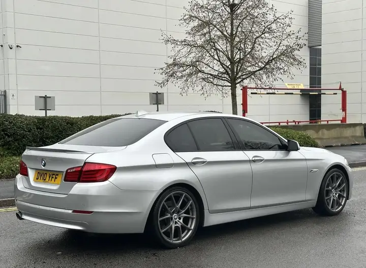 BMW 5 Series 2010 photo 5