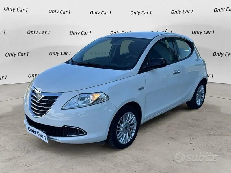 Lancia Ypsilon 2014 photo 2