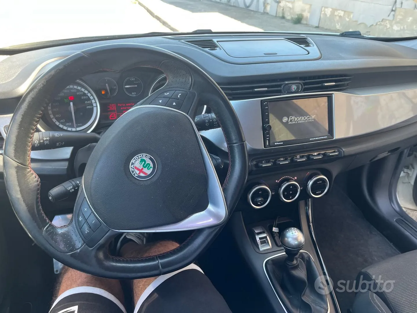 Alfa Romeo Giulietta 2012 photo 3