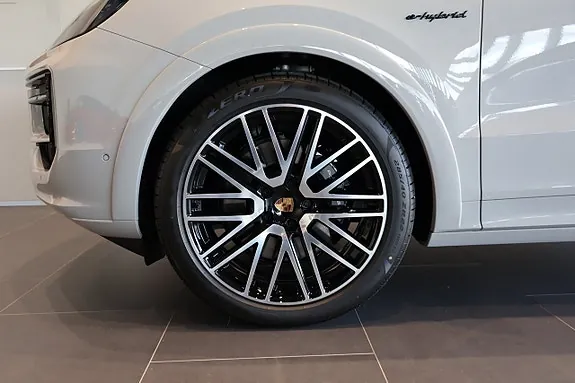 Porsche Cayenne 2026 photo 3