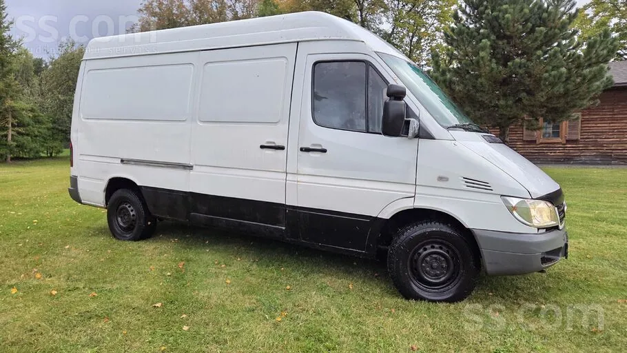Mercedes-Benz Sprinter 2004 photo 2