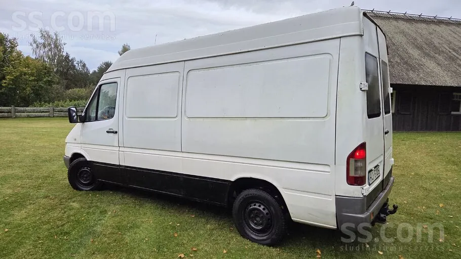 Mercedes-Benz Sprinter 2004 photo 3