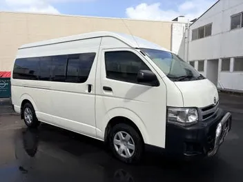 Toyota Hiace 2012 photo 2