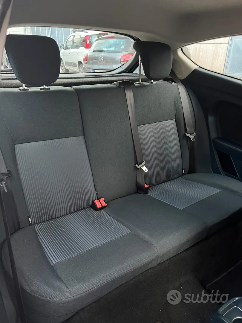 Ford Fiesta 2010 photo 5