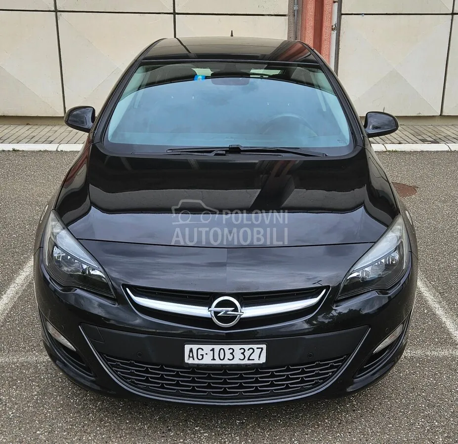 Opel Astra J 2012 photo 3