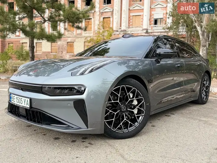 Zeekr 001
