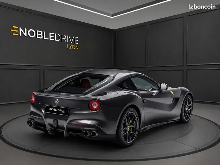 Ferrari F12 2013 photo 3