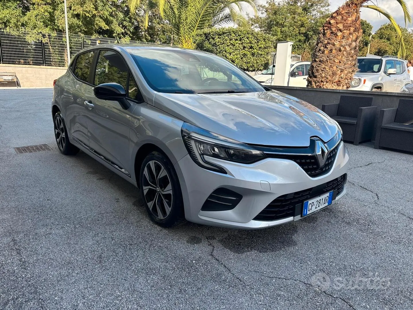 Renault Clio 2023 photo 2