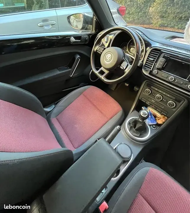 Volkswagen New Beetle 2011 photo 3