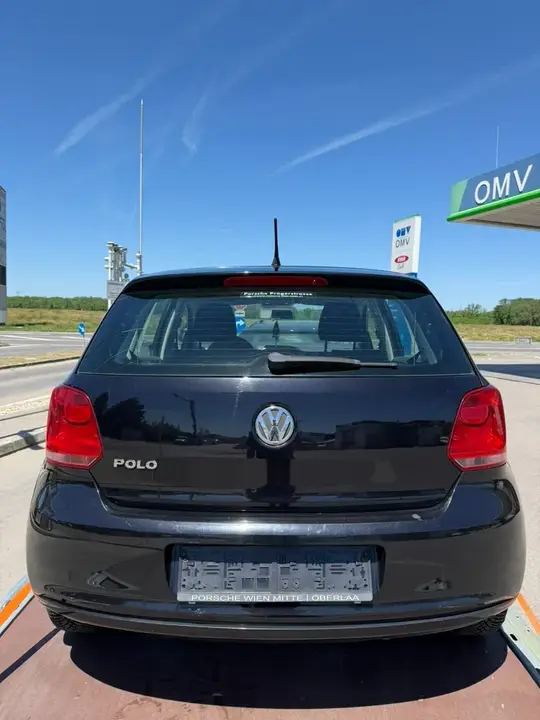Volkswagen Polo 2010 photo 2
