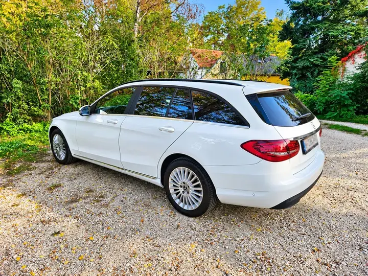 Mercedes-Benz C-Class 2019 photo 3