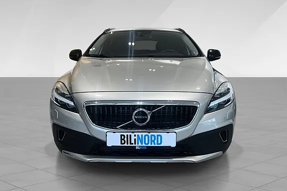 Volvo V40 Cross Country 2018 photo 2