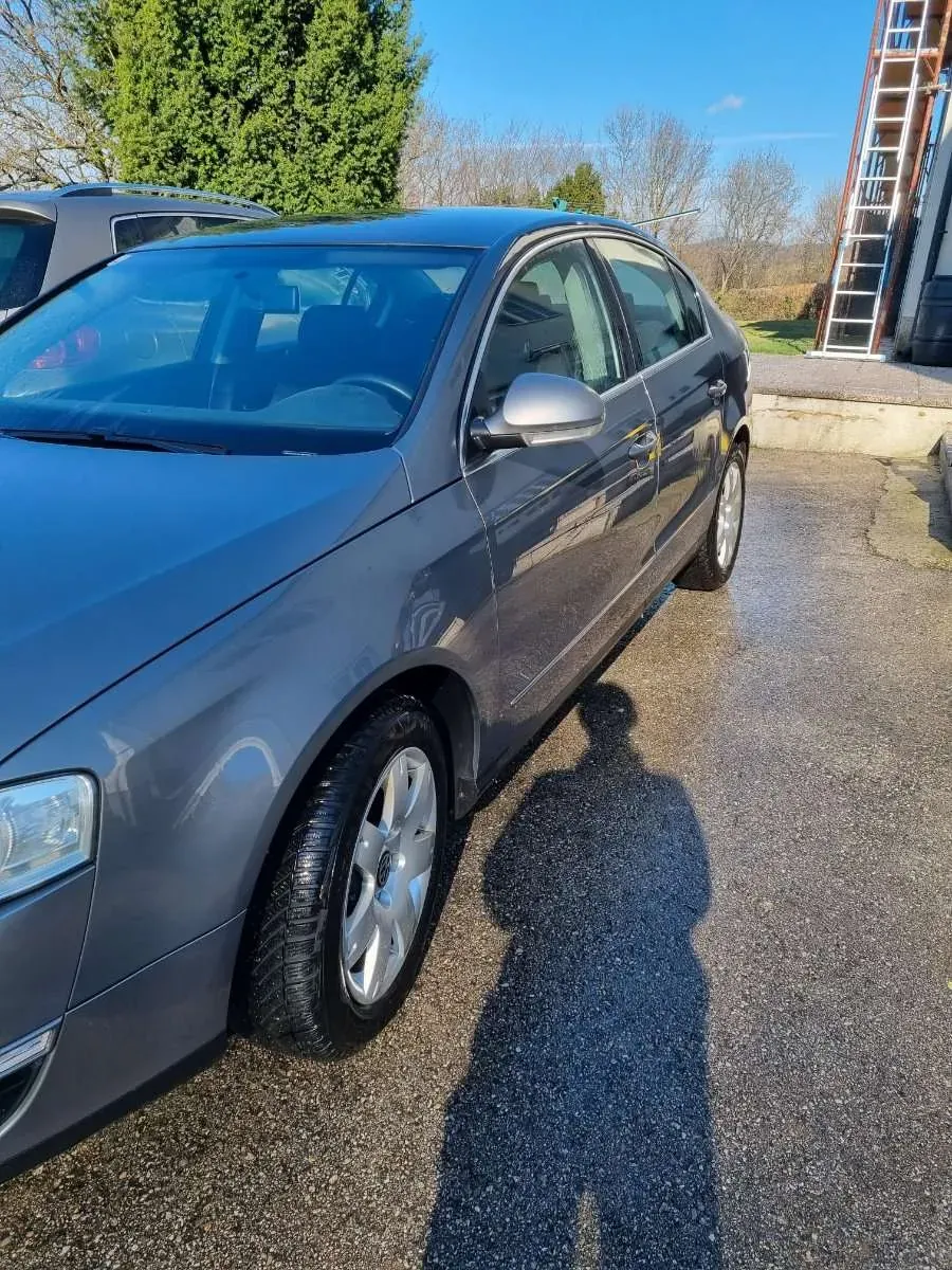 Volkswagen Passat 2005 photo 2