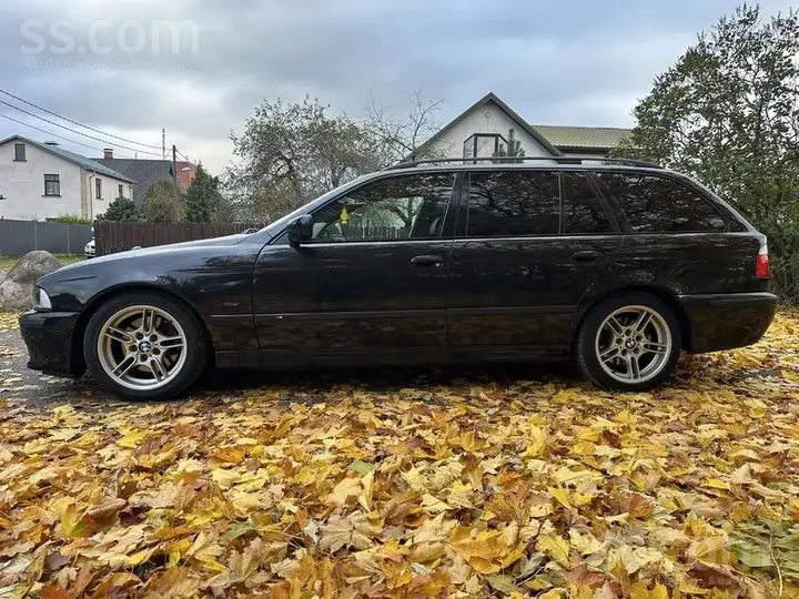 BMW E39 2003 photo 3