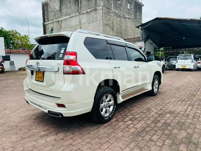 Toyota Land Cruiser Prado 2011 photo 2