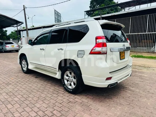 Toyota Land Cruiser Prado 2011 photo 3